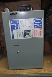 NUEVO SQUARE D CAT# PFA36030G 30A DISYUNTOR TIPO BUS ENCHUFE - Imagen 1 de 5