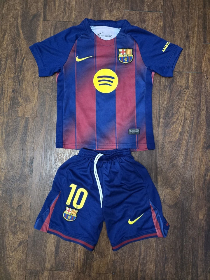 Camisetas de fútbol auténticas para niños, todos los equipos disponibles. Personaliza tu Owen Foto 1 de 4