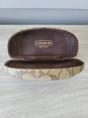 Estojo de vidro Coach Eye, fecho de concha de amêijoa monograma C marrom e bege - Imagem 1 de 4