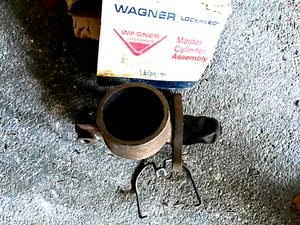 Master Cylinder BUICK CHEVELLE CHEVY II CORVAIR IMPALA GMC OLDSMOBILE PONTIAC - Picture 1 of 1