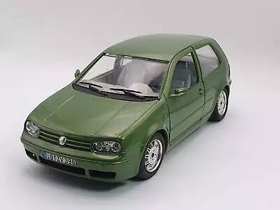 Volkswagen Golf IV GTI Burago 1/24 - Immagine 1 di 4