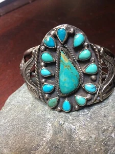 TÜRKIS SOUTHWEST PETIT POINT CLUSTER CONCHO ARMBAND ~ STERLING - Bild 1 von 11