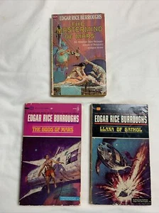 EDGAR RICE BURROUGHS Vintage Sci-Fi paperback books lot of 3 Science Fiction PB - Imagen 1 de 16