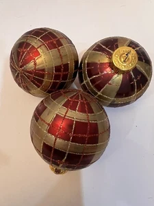 Unique Treasures (UT) red Glass Christmas Ornament Green white Glitter plaid - Picture 1 of 5