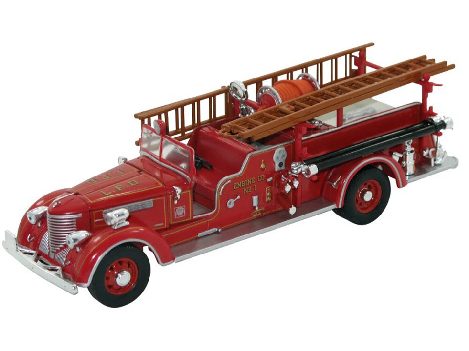 1939 Packard Fire Engine L.F.D. Red Signature Models 32400 1/32 Scale Diecast - Image 1 of 1
