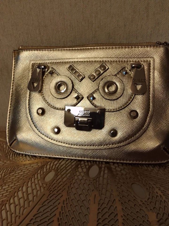 pochette guess - Photo 1/3