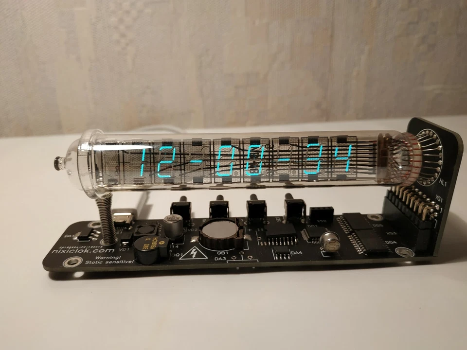 Reloj tubo Nixie montado vintage tubo escritorio IV-18 Ice tubo reloj Adafruit VFD Foto 1 de 4