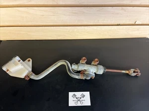 Suzuki LT250 1985 cilindro maestro trasero y depósito OEM 69600-43B01 - para piezas - Imagen 1 de 14