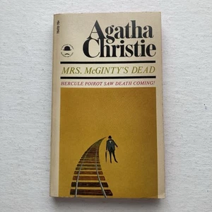Mrs. McGinty's Dead by Agatha Christie Pocketbook Edition 1969 - Picture 1 of 9