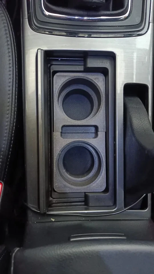 Inserto porta latas de refresco Mazda 6 - Portavasos consola central Foto 1 de 1