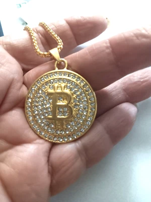 Collar Colgante BITCOIN con Cadena Oro TRENDY Crypto MODA CIRCONITA MONEDA DE REGALO PARA HOMBRES Foto 1 de 4