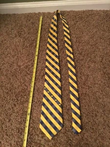 Vintage Adlerflügel NCAA Michigan Wolverines 100 % Polyester Krawatte - Bild 1 von 4