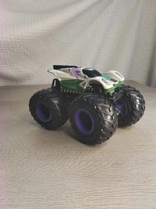 Hot Wheels Buzz Lightyear Monster Truck 1:64, COMB SHIP $1 - Picture 1 of 3