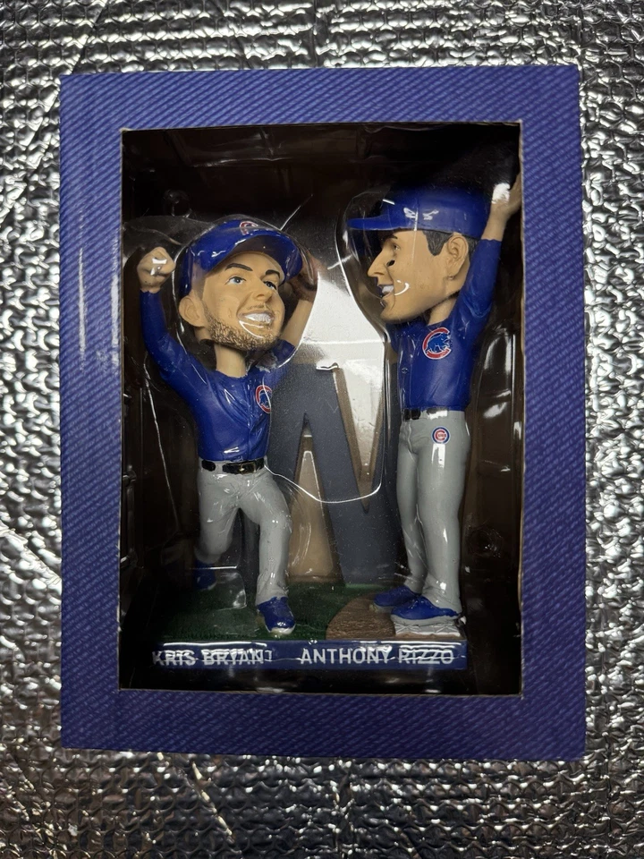 Chicago Cubs The Final Out con Kris Bryant y Anthony Rizzo Bobblehead Foto 1 de 1