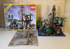LEGO Pirates: Forbidden Island (6270), 100% complete with instructions and box