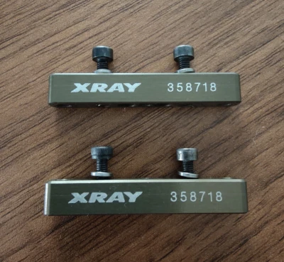 XRAY Aluminium Stand For One Piece Engine Mount - XY358718 - Image 1 of 2