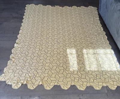 Colcha vintage de algodón de ganchillo a mano con motivo de 6 pétalos crudo 71x93 mediados de siglo Foto 1 de 4