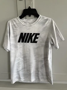 Nike Dri-Fit weiß & schwarz T-Shirt Jugend Jungen Large - Bild 1 von 4