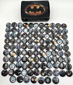 Pinbacks de botón de película Batman 1989 vintage caja Nicholson Joker Keaton 106 piezas - Imagen 1 de 24