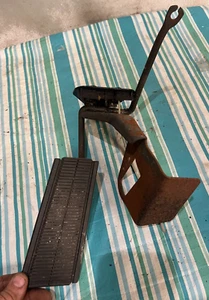 77 78 79 CHEVY IMPALA CAPRICE GAS PEDAL THROTTLE ACCELERATOR OEM FREE SHIP B39 - Picture 1 of 5