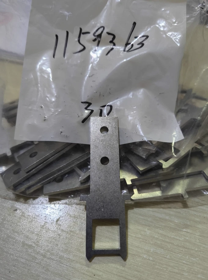 1PCS AZ 335/355-B1 151159363 latch actuator - Image 1 of 1