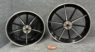 OEM HARLEY-DAVIDSON 2013-17 Softail Breakout Wheels  REAR- 18x8/FRONT- 21x3.5 - Image 1 of 4