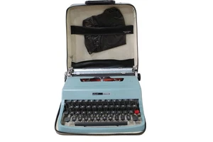 Olivetti Lettera 32 Portable Duck Egg Blue Typewriter Cased - Picture 1 of 7