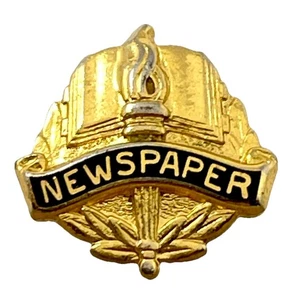 Newspaoer Vintage Academic Award Gold Lapel Pin Knowledge Torch - Picture 1 of 5