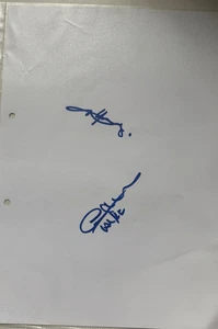 AC/DC Autogramm Angus Young und Cliff Williams - Bild 1 von 2