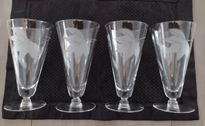 Juego de 4 gafas de vidrio grabado de diseño de hoja transparente de 6 1/2" de alto para cualquier ocasión - Imagen 1 de 5