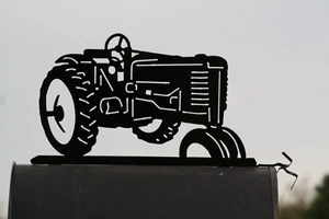 Oldtimer Traktor 1 Metall Briefkasten Topper 8,5 cm hoch matt schwarz - Bild 1 von 4
