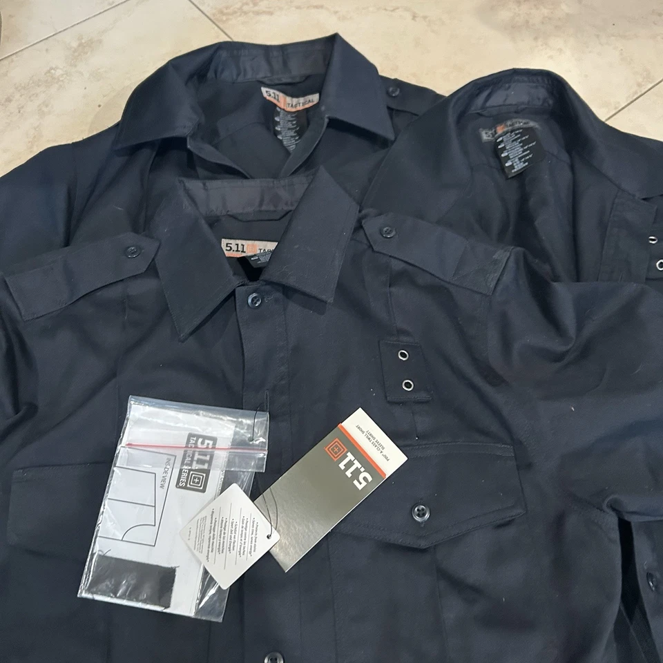 Lote de 3 camisas tácticas de sarga para mujer 5,11 PDU clase A manga corta pequeñas negras Foto 1 de 4