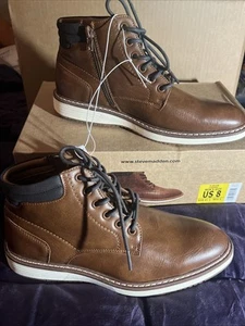 Neu im Karton Steve Madden P-Jelen Cognac Herren Seitenreißverschluss Chukka Stiefel Cognac US 8 - Bild 1 von 7