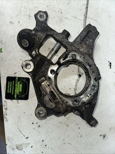Chrysler 300c SRT8 6.1 V8 Hemi Rear Drivers Hub Knuckle For Brembo Brakes - Picture 1 of 3