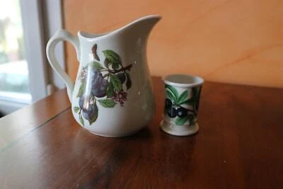 ancien pot a lait en porcelaine GROS ORME HAVILAND & PARIS decor fruits papillon - Photo 1/4