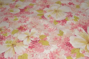 Vintage PEQUOT Smooth Percale Pink Floral Twin Flat Sheet / Cutter Fabric - Picture 1 of 3