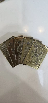 Hebilla de cinturón de bronce para tarjetas de juego Foto 1 de 2