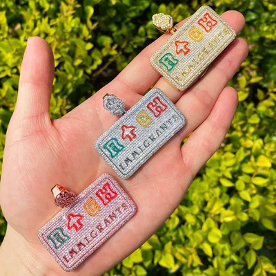 Colar Pingente 5AAA+ CZ Ice Out Hop Hip RICH IMIGHRANTS Banhado a Ouro 14k Real - Imagem 1 de 4