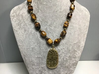 Colgante firmado Sigrid Olsen ojo de tigre cuentas tono dorado tallado Foto 1 de 4