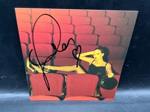 RARO LARGO AUTO Taylor Swift Firmado La Vida de una Corrista CD Álbum Foto #4 - Imagen 1 de 7