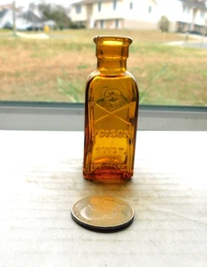 IMPRESIONANTE CALAVERA AMARILLA MIEL Y HUESO CRUZADO VENENO EN RELIEVE, VENENO, TINTO. Yodo - Imagen 1 de 3