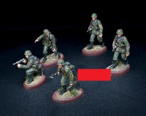 New 1/72 WWII German Armored Grenades 5PCS Soldiers Camouflage Coating Model - Picture 1 of 6