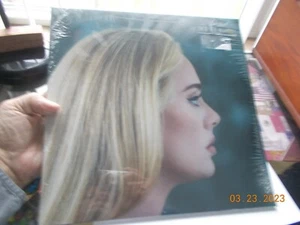 Adele 30 2x LP, Sealed, Sticker residue on the front wrap - Imagen 1 de 4