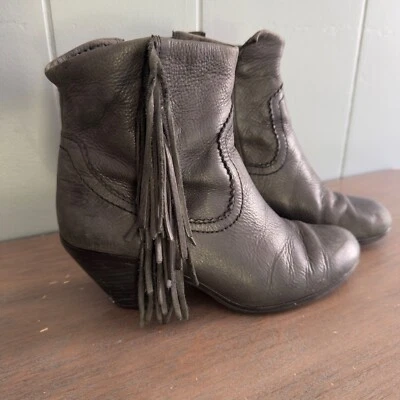Botines con flecos de cuero negros Sam Edelman talla 7M Western Boho vaquera chic Foto 1 de 4