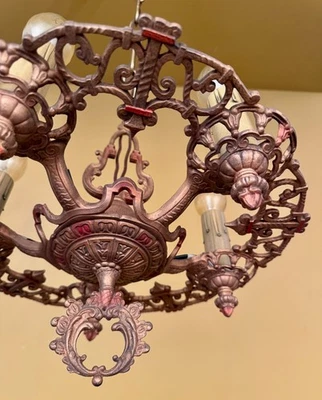 老式20世纪20年代Romance Revival枝形吊灯。 更多可用! — 第 1/3 张图片