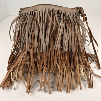 Camiseta e jeans marrom camurça sintética franja bolsa tiracolo cowgirl ocidental boho - Imagem 1 de 4