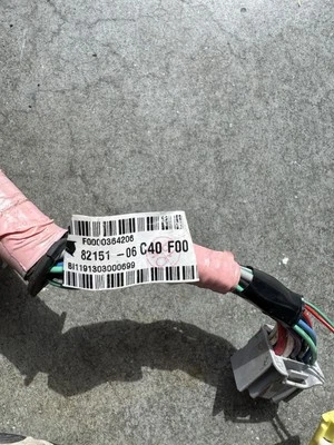 Toyota Camry 2012-2014 puerta delantera derecha arnés de cableado 82151-06C40 OEM Foto 1 de 2