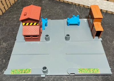 Nice Hot Wheels Mega City 2007 Single Block Brown Seaport Play Set 1718UX! - Image 1 of 4