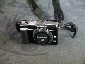 Olympus PEN E-P1 Solo corpo / Body  Argento -nero  Silver Black E- PL1  - Foto 1 di 5