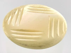 Carved MOP Mother-Of-Pearl Garment Button .9in Design Pattern 368B - Picture 1 of 6